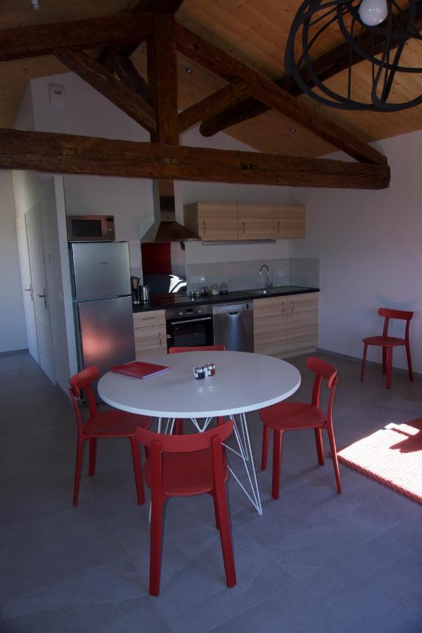 Gites Du Mas De Surlan Chantemerle-les-Bles Exterior photo